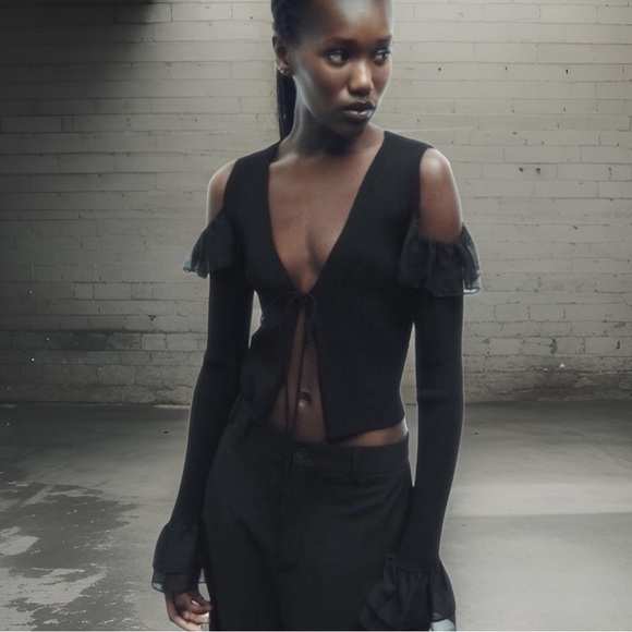 Zara cold shoulder ruffle ribbed knit black v-neck cardigan tie front size small - Picture 8 of 16